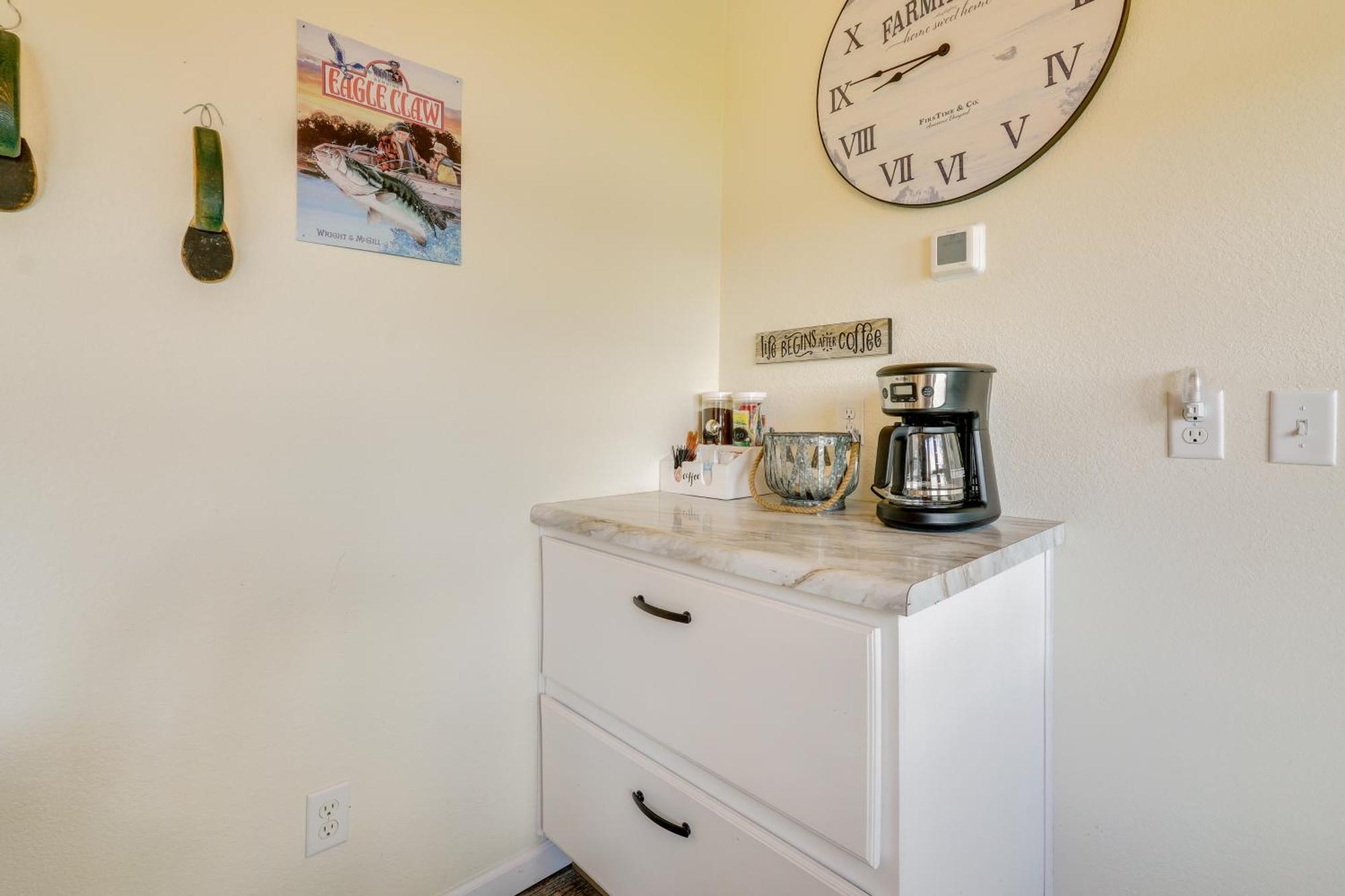 Howe Retreat With Fire Pit And Private Boat Dock! Екстериор снимка
