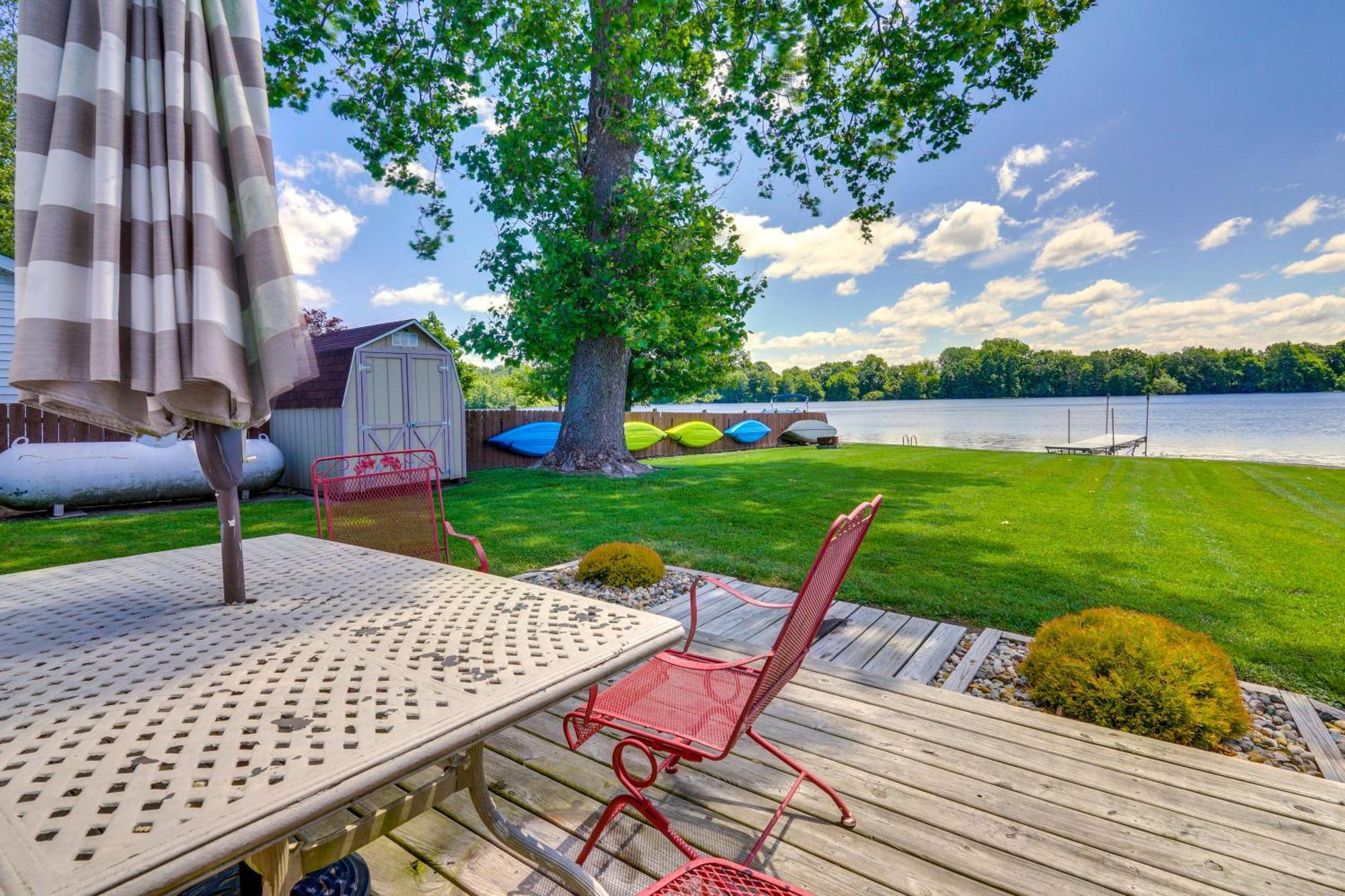 Howe Retreat With Fire Pit And Private Boat Dock! Екстериор снимка